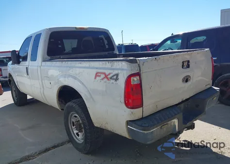 2014 Ford F-250 Xl z USA, uszkodzony, nr VIN 1FT7X2B67EEB45764